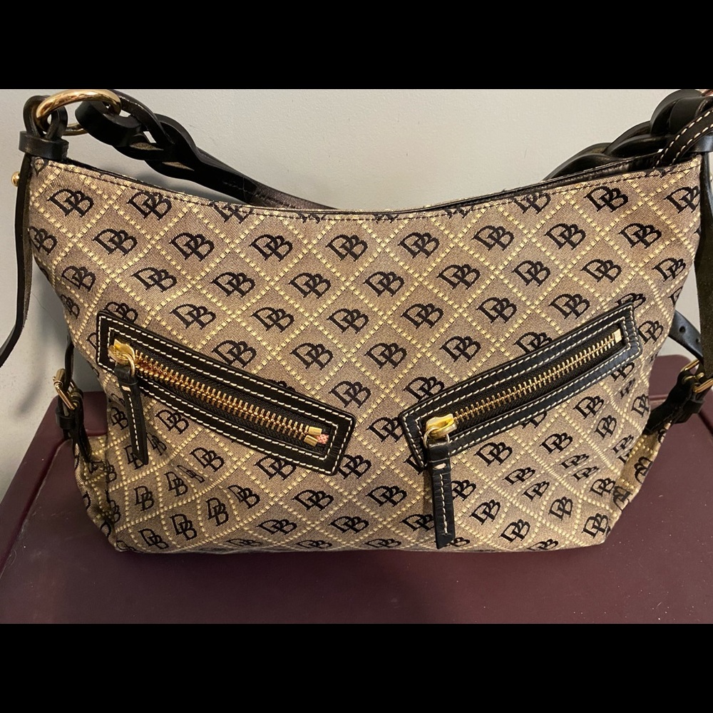 Dooney and bourke hand bag